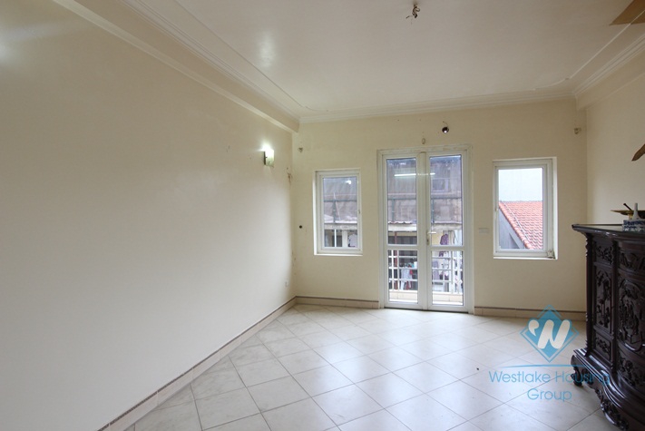 House for rent in Tay Ho with 05 bedrooms, 05 bathrooms.